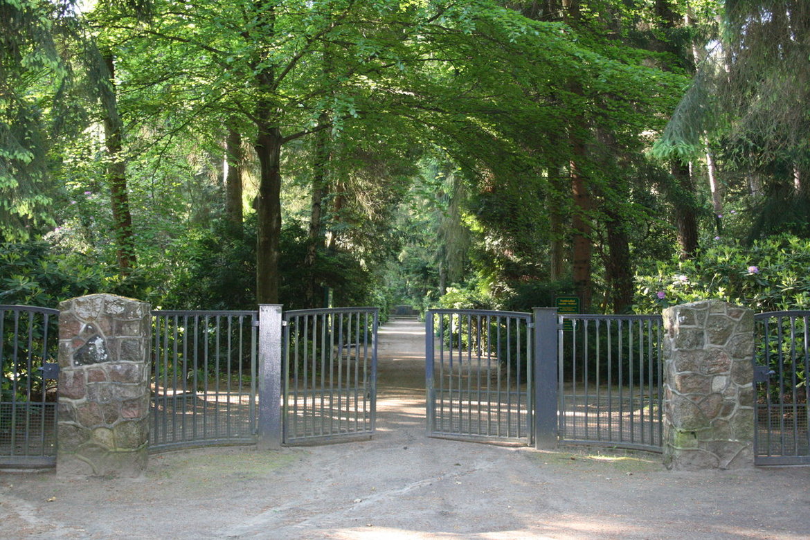 Haupteingang Friedhof Aumühle - Wohltorf