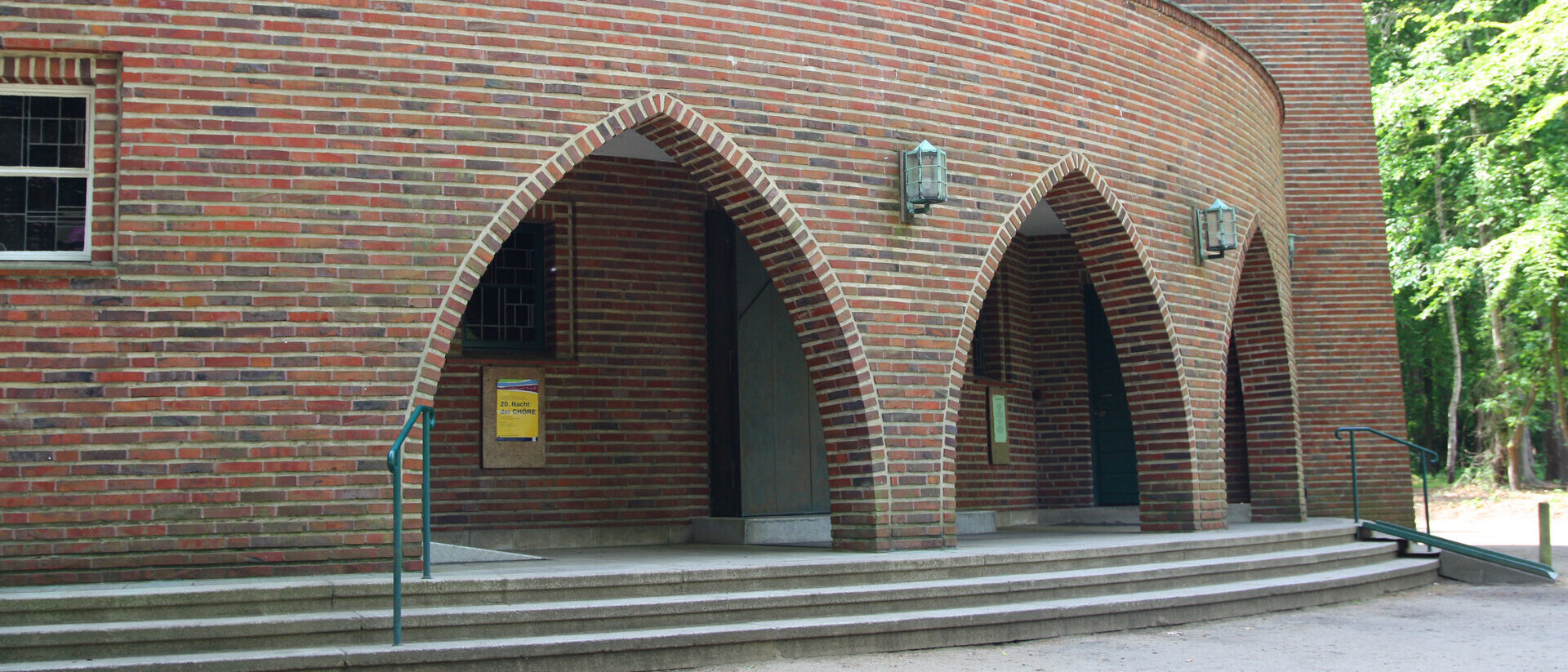 Der Eingang der Bismarck-Gedächtnis-Kirche Aumühle